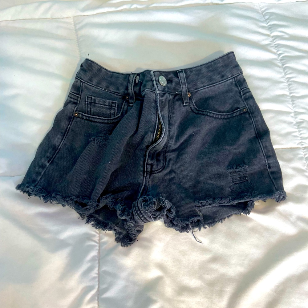 BLACK JEAN SHORTS